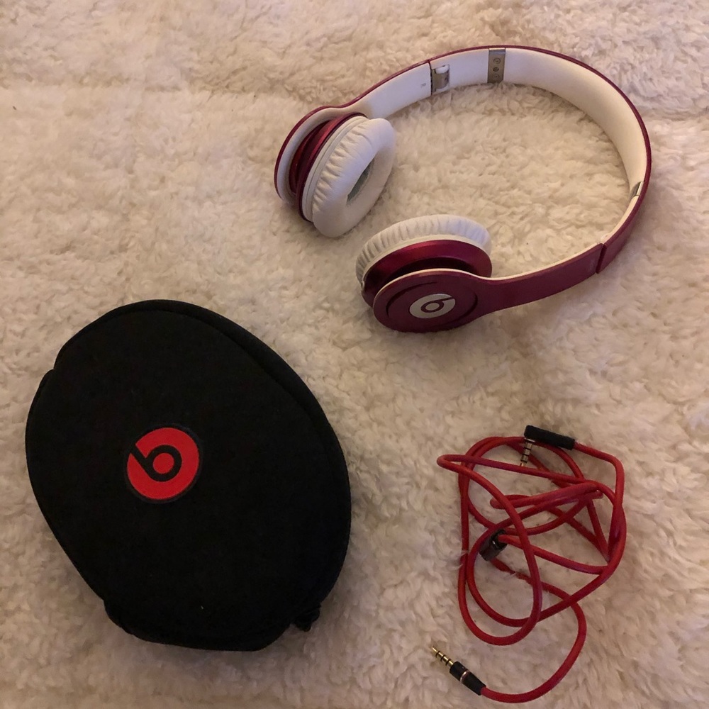 beats by dre dark pink